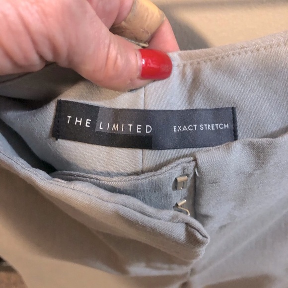 Ankle Pant - EUC Limited Gray Stretchy Size 8 - Picture 4 of 4